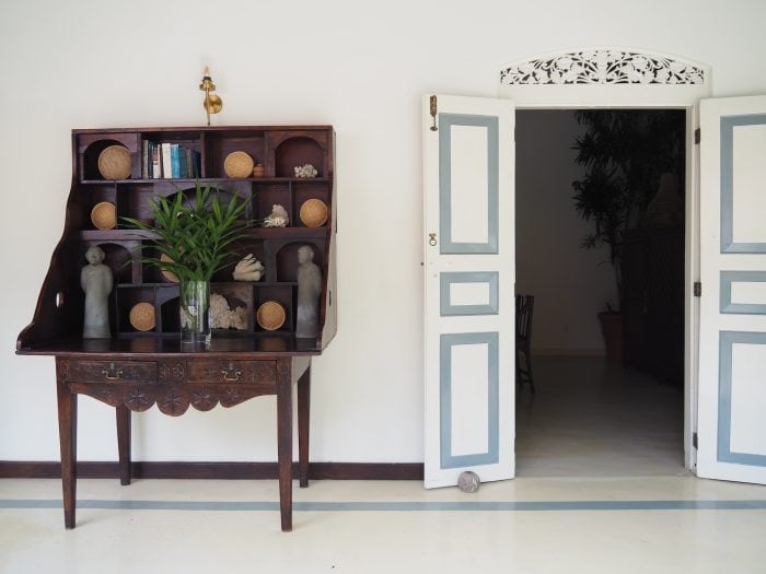 Cabinet of curiosities, The Sun House boutique hotel, Galle.