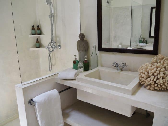 Merchant Room bathroom, The Sun House Galle.