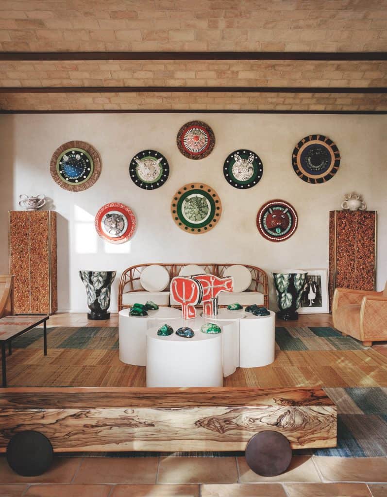 Jacques Grange. Interior by Jacques Grange, with artworks by Ibu Poilane, Kam Tin, Bela Silva, Ettore Sottsass, Guido Gambone and José Canudo.